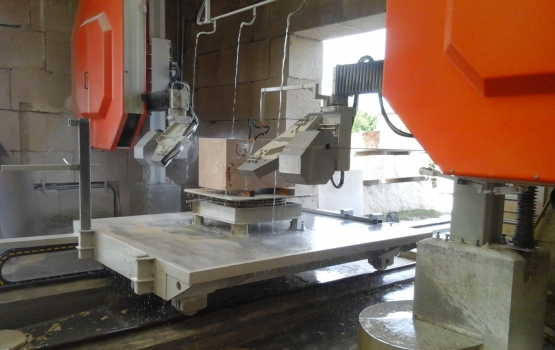 SISTEMA DI TAGLIO A FILO PER SAGOME A DISEGNO