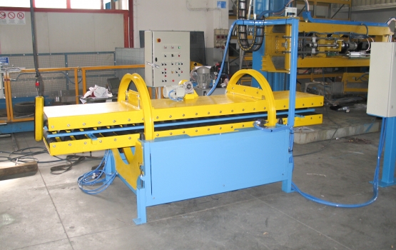 Overturning machine for slabs and strips RIB61